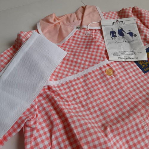 School apron Peiraiki - Patraiki pink new with white collar