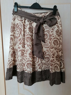 Benetton skirt like new, beige and brown with belt