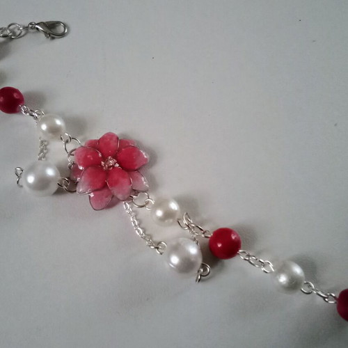 Handmade Spring bracelet new with red and white pearls
