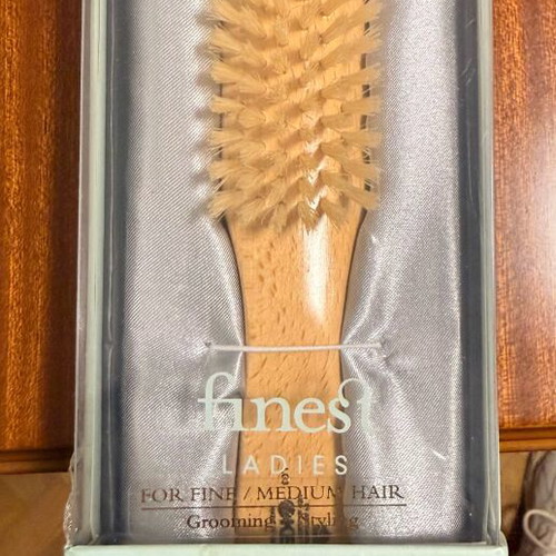 Kent Finest LG3 hairbrush new with natural bristle in gift box