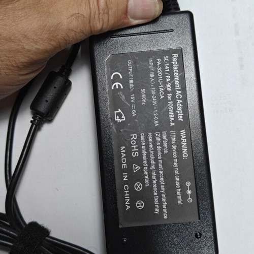 Laptop power supply Toshiba 15V 6A 90W replacement like new