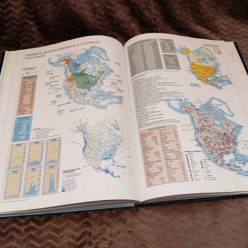Atlante Geographico De Agostini 1999 like new, Italian atlas