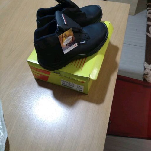 Work shoes new, waterproof, safety, size 44, black