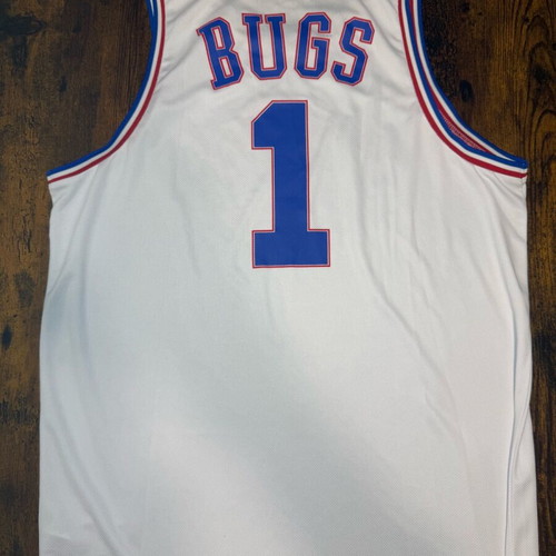 Space Jam Tune Squad Bugs Bunny shirt size Large like new