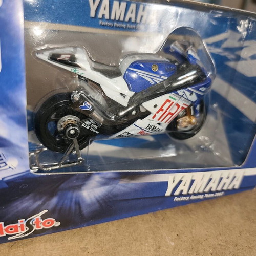 Maisto Yamaha Factory Racing Team 2007 1:18 scale new