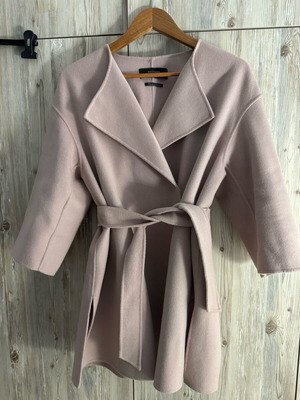 Max Mara coat like new, size 34, beige pink