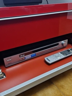 Sony Home Theatre HTP2000 with Dolby Digital and Surround Sound