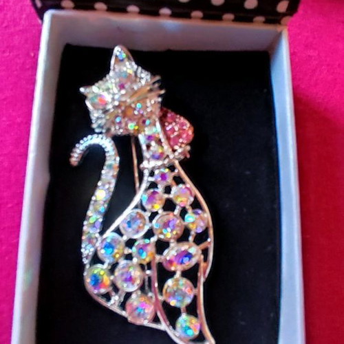 Cat brooch with crystals and metal new
