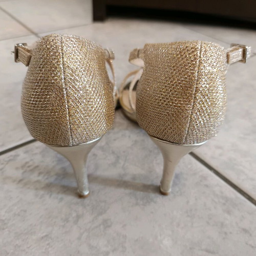 High heels sandal gold with thin heel new size 39