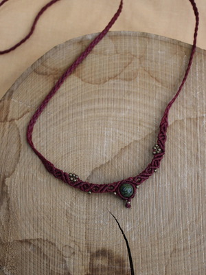 Macrame necklace burgundy with nephrite new