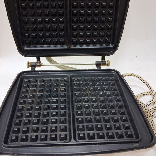 Vintage waffle maker Desal Italy 1960s used, cast iron plates