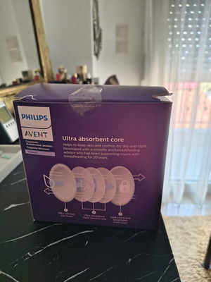 Phillips Avent Breast Pads like new, missing 4-6 pcs