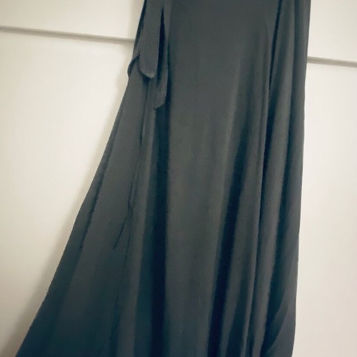 Grey wrap skirt like new, 100% viscose