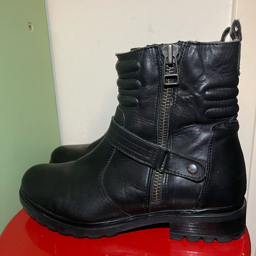 Leather ankle boots black slightly used, size 40