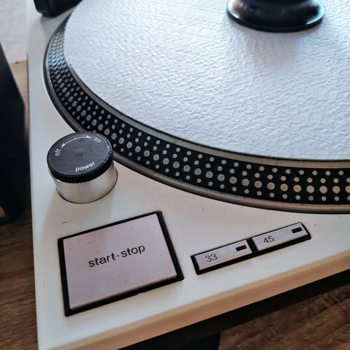Techninks MK 1210 white turntable