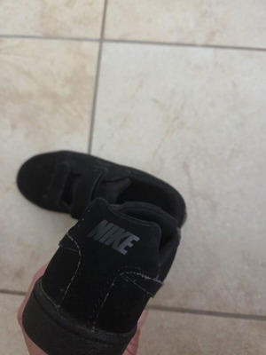 Nike αθλητικά παπούτσια νούμερο 31 σαν καινούργιο, μαύρα