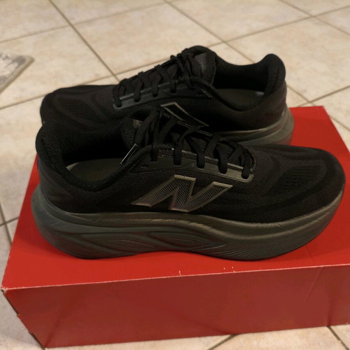 New Balance More V6 MMORLA6 running shoes like new, size 42