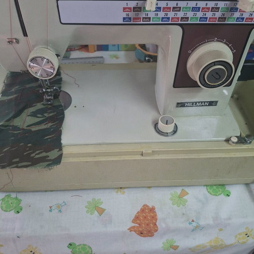 Sewing machine like new with 30 stitches