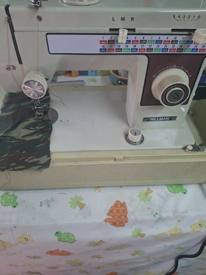 Sewing machine like new with 30 stitches