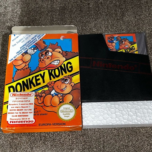 Donkey Kong Nintendo NES used with Greek instructions and complete set