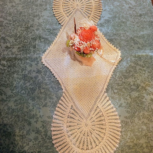 Handmade Crochet Table Runner used, 108x44 cm, ecru vintage