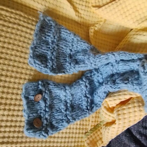 Scarf with button like new