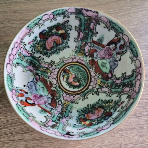 Vintage Chinese decorative bowl like new, hand-painted