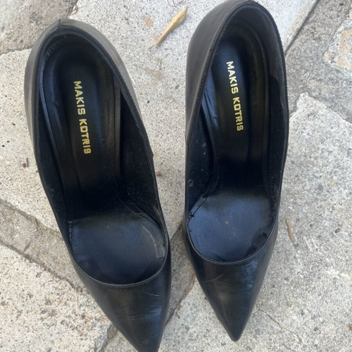 Makis Kotris black leather pumps like new, size 38