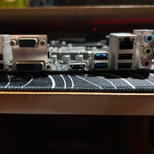 Intel Core i3-9100F and MSI H310M PRO-VDH PLUS motherboard set with stock cooler