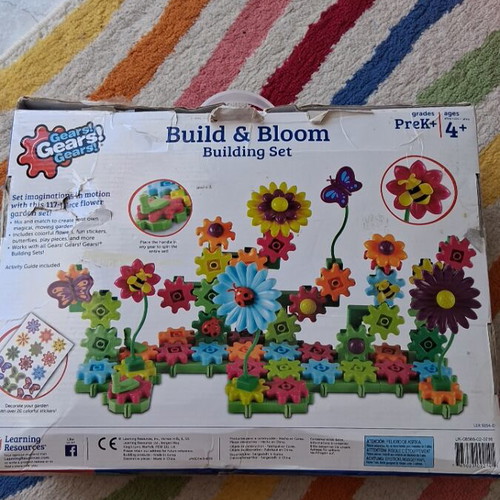 Build & Bloom Building Set like new with extra pieces