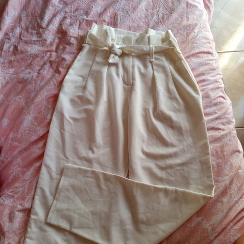 Kelly's M pants new, soft cream color, high waist