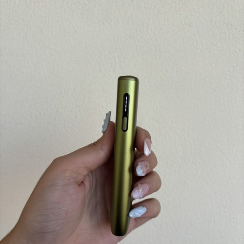 IQOS Iluma I green e-cigarette