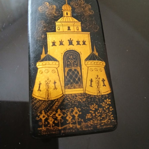 Small old Russian wooden lacquer box handpainted, like new
