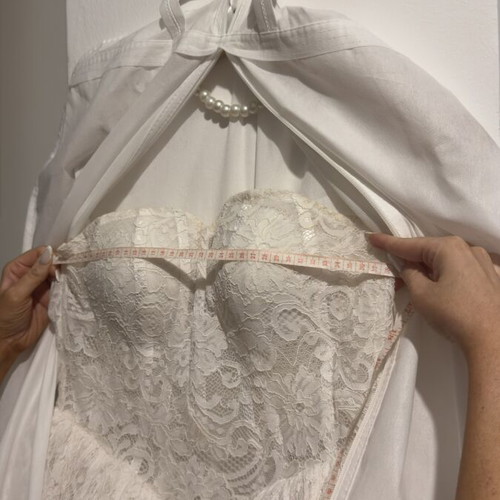 Melia Wedding Dress lace gown like new, size S