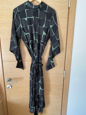 Anonyme dress like new, size M, black and green