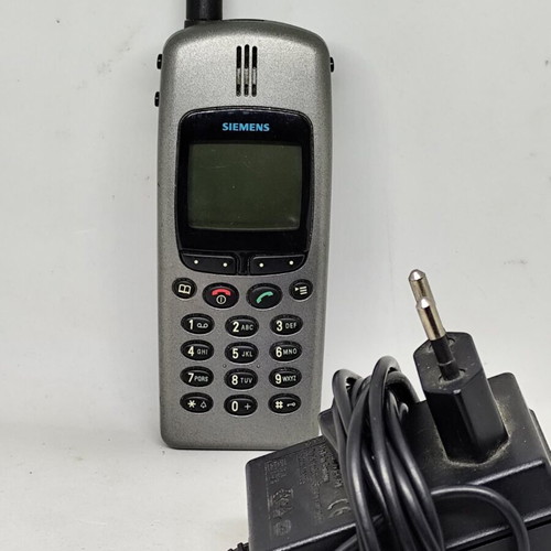 Siemens C25 vintage mobile phone used, with original charger, non-functional