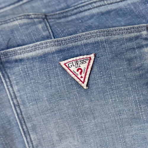 Guess women's slim jean authentic, like new