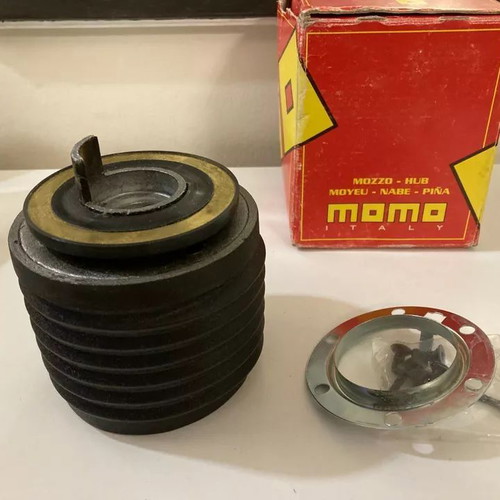 Ranieri steering wheel new with MOMO adapter new