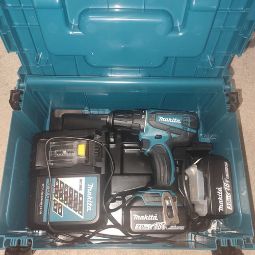 Makita DDF456RF3J 18V drill set with 2 batteries, charger & Makpac case new