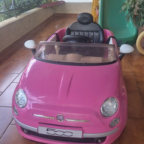 Fiat electric toy car like new with remote control