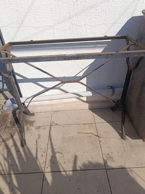 Cast iron café table base used, vintage style