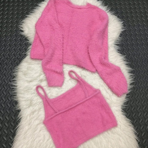 Women’s pink fluffy knit set like new, crop jacket S and crop top XS