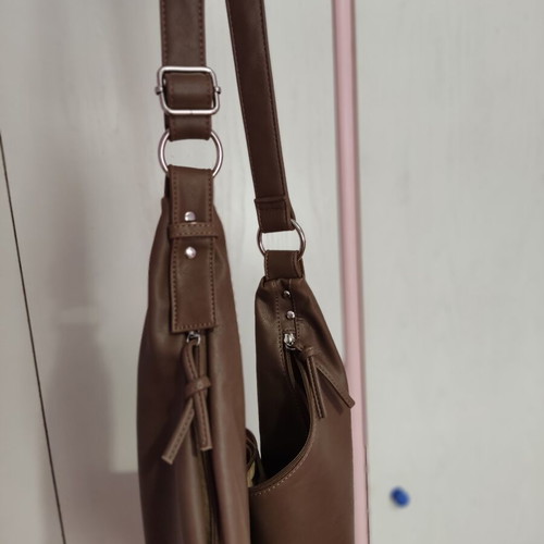 Hobo shoulder bag like new, brown olive color, 32cm height, 55cm length