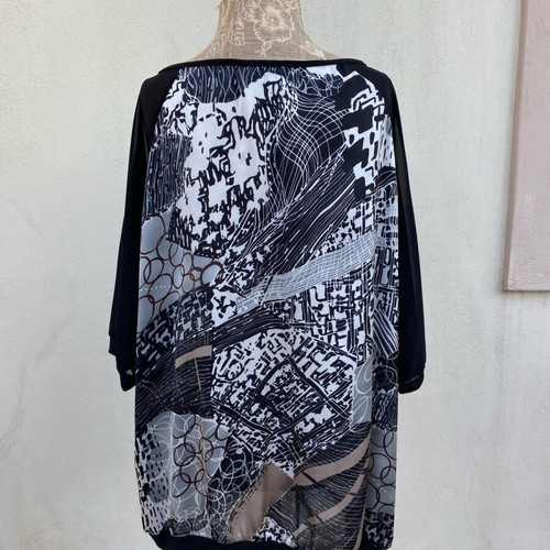 Dina blouse with unique design like new, black XXL