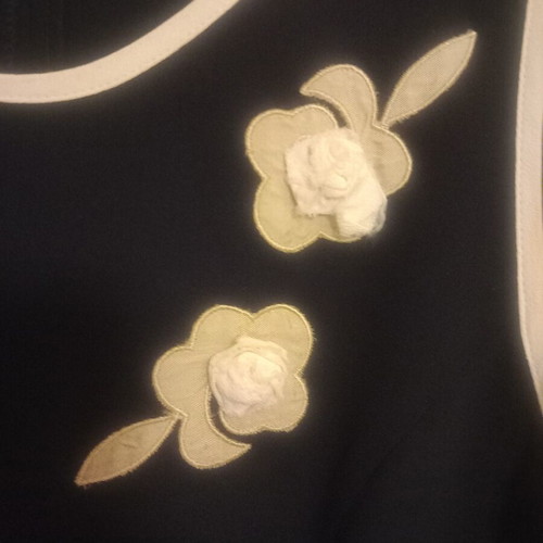 Sleeveless top like new with elegant details, size M
