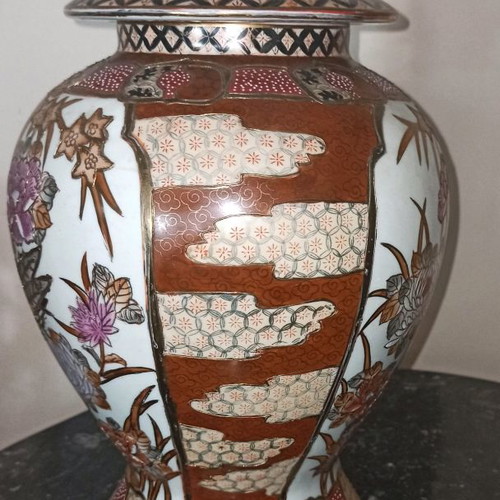 Porcelain vase from China hand-painted like new, height 45 cm