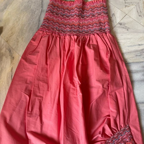 Short dress with smocking, size S, like new, red