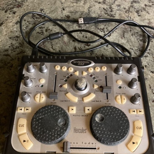 USB portable music controller, for repair or parts