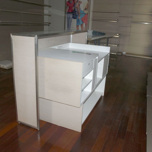 Counter desk like new with drawers 1.8x0.85x1.15 meters