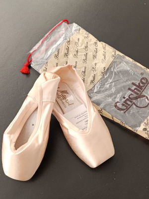 Grishko Maya I Pointe Shoes No.3 XXX M, new